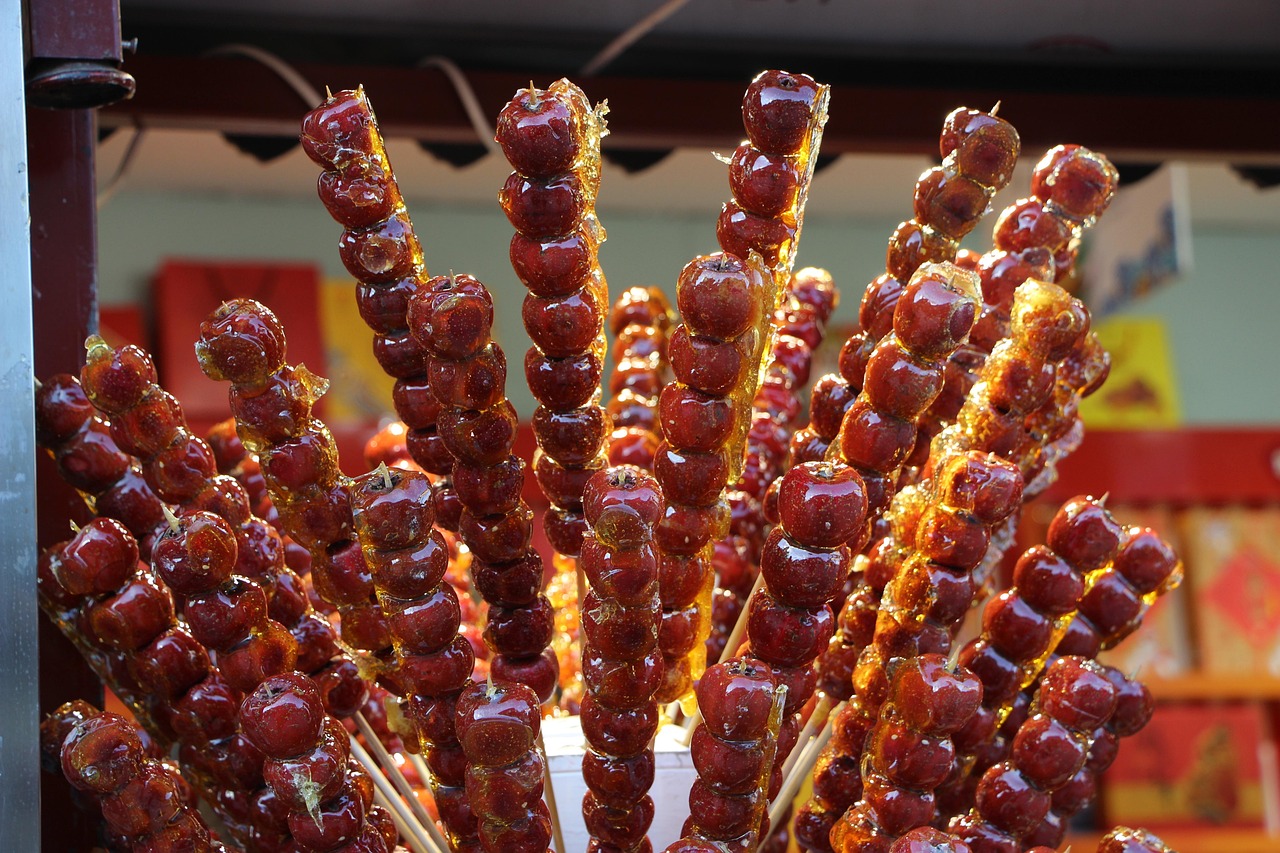 ice-sugar gourd bing tanghulu tanghulu sweet caramel traditional food qianmen pedestrian street beijing china tanghulu tanghulu tanghulu tanghulu