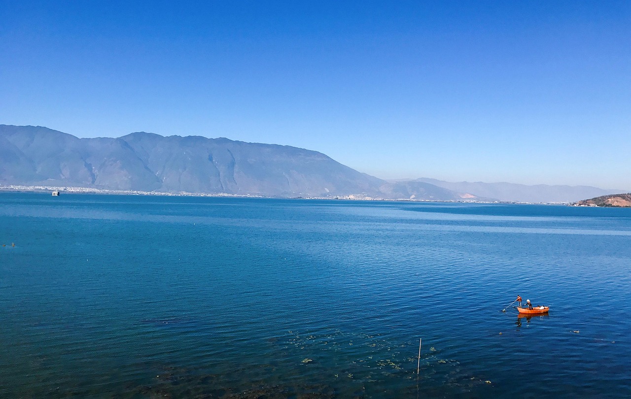 erhai lake  yunnan  double corridor  nature  sea  boat  China  Yunnan  Dali