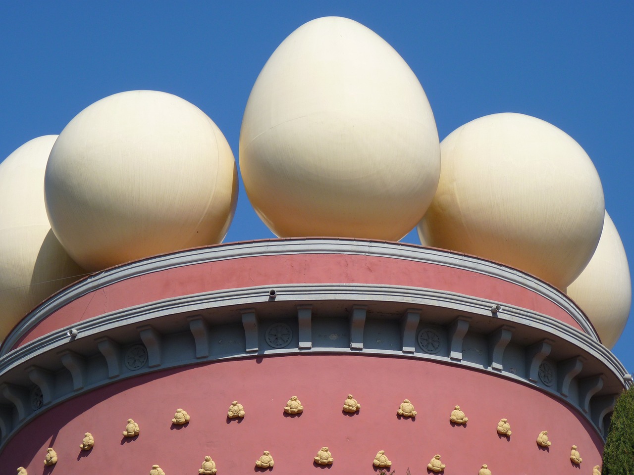 egg bullet museum dali figueras spain building