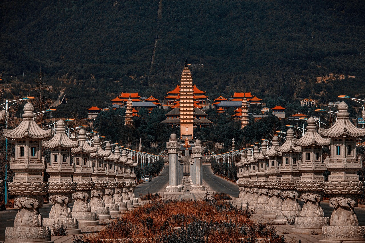 stupa  travel  tourism  yunnan dali  asia