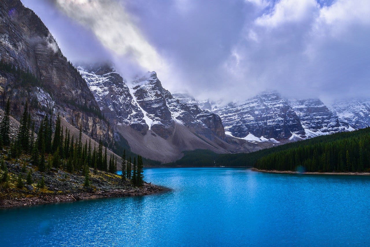banff moraine lake canadian rockies lake blue water mountains clouds canadian national parks landscape nature travel canada alberta scenery hiking