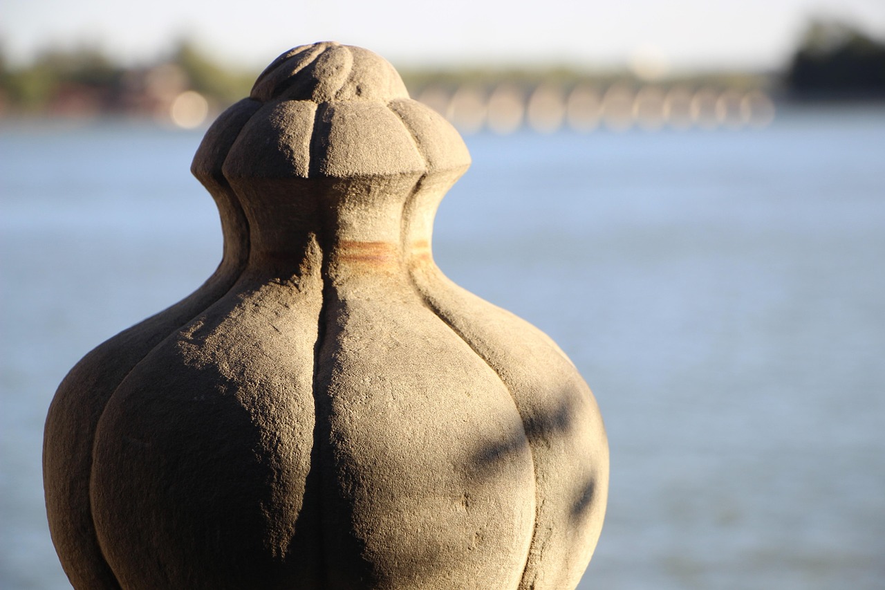 architecture  nature  building  upper part of baluster  stone curved baluster  shadow  sunset  kunming lake  summer palace  beijing