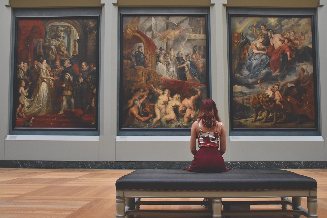 woman art creative relaxation girl gallery creativity old museum exhibition pictures louvre paintings vernissage inspiration zoom background bro