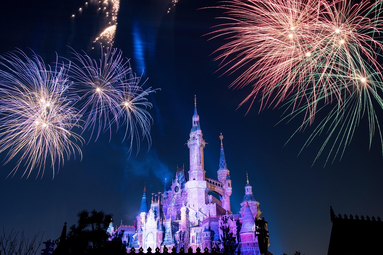 disney castle shanghai fireworks disneyland disneyland shanghai cinderella's castle pyrotechnics disney fireworks show night view fireworks display d