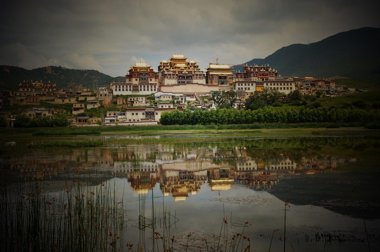 temple  yunnan  tibetan