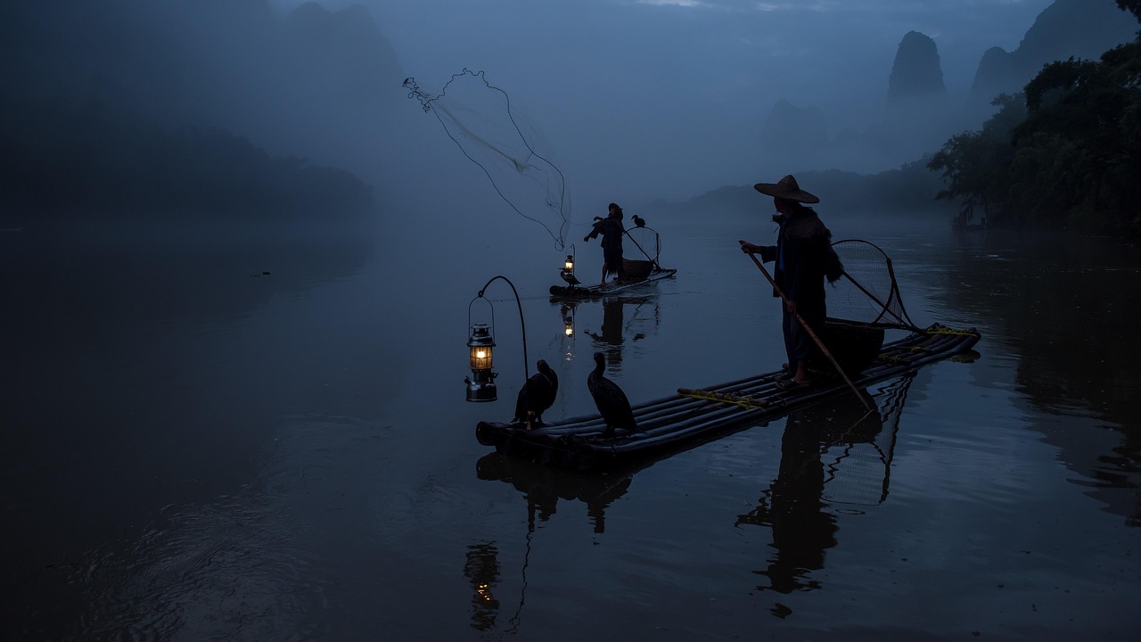 cormorant  nature  fishermen  boats  lake  fishing  guilin  yangshuo