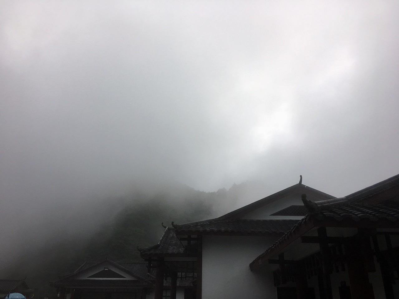 zhangjiajie travel fog