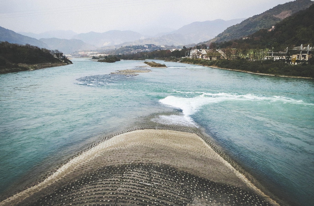 the fish mouth dujiangyan sichuan china nature dams water mountains hills