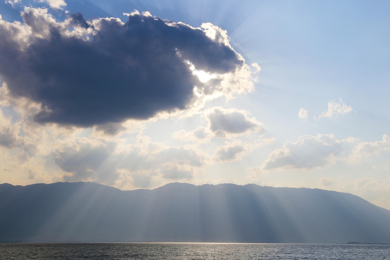dali nature erhai lake sunset holy light cloud yunnan