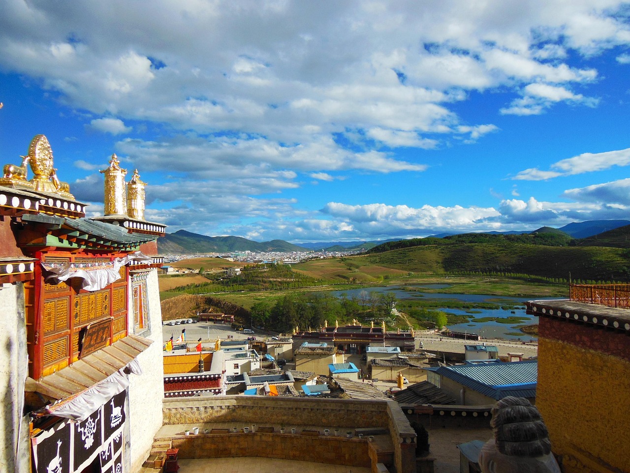 shangri la tibet china town village city landscape scenery natural wild outdoor environment scenic land nature tranquil blue village tibet tib